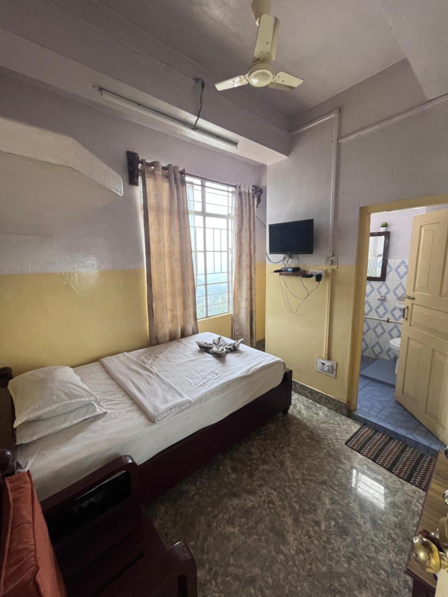 Jn Hotel Kohima エクステリア 写真